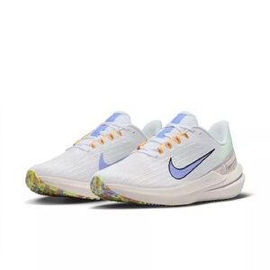 Nike Women's Air Zoom Winflo 9 Premium Running Sneakers Size 11